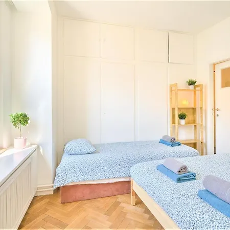 Lily Apartment. Historic Center Of *